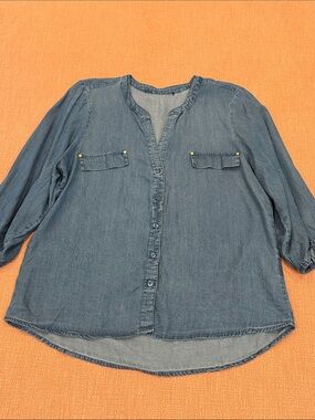 Wm’s Chambray lightweight denim Button-Front Blouse - Blue